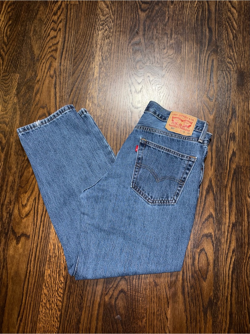 Levi's Men's 550 Relaxed Fit Straight Leg Medium Wash Blue Denim Jeans
32×29